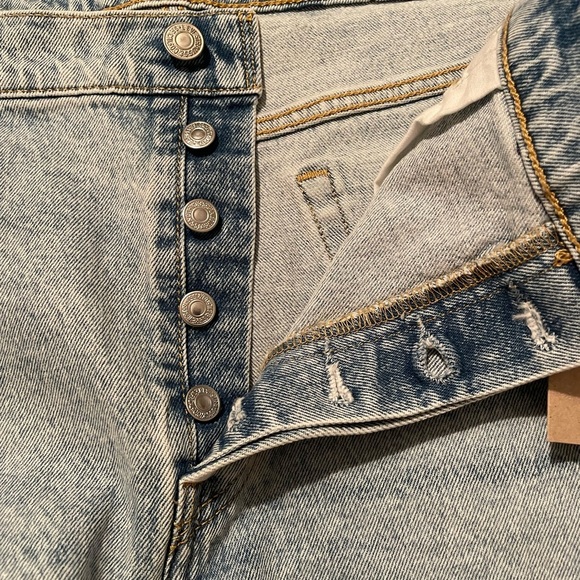 Levi's Women's Denim 501 Button Up Shorts, NWT Size 20 Women's, Plus Size - Picture 6 of 6
